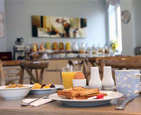 Manor Apartment Hotel - Accommodation NSW 3