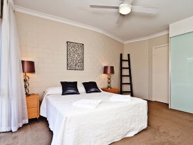 The Islander Holiday Resort - Accommodation NSW 2
