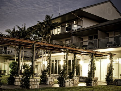 Mercure Clear Mountain Lodge Spa And Vineyard - Accommodation NSW 2