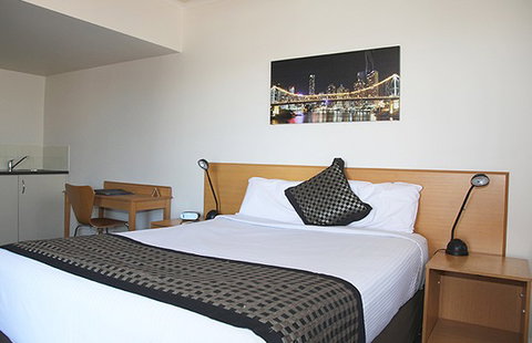 Central Brunswick Apartment Hotel - Accommodation NSW 5