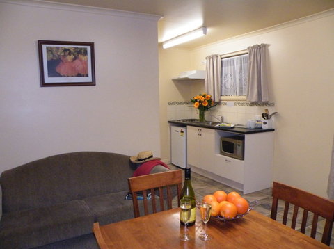 Hamilton Caravan Park - Accommodation NSW 2