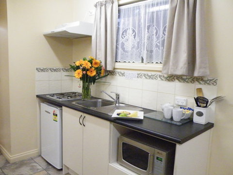 Hamilton Caravan Park - Accommodation NSW 4