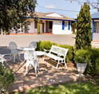 Colonial Motel and Apartments