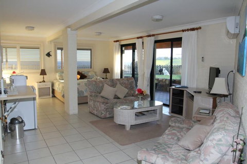Sea Whispers Bed & Breakfast - Accommodation NSW 0