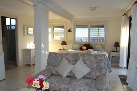 Sea Whispers Bed & Breakfast - Accommodation NSW 2