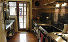 Araluen Old Courthouse Bed And Breakfast - Accommodation NSW 3