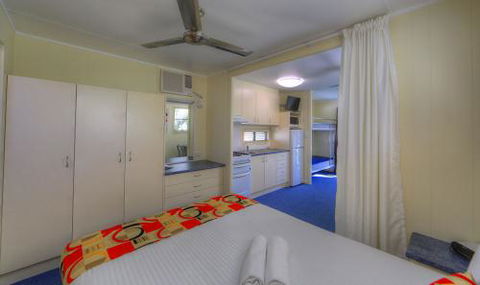 Alex Beach Cabins And Tourist Park - Accommodation NSW 14
