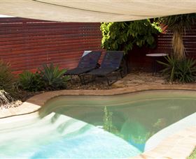 Gladstone Backpackers - Accommodation NSW 1