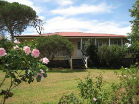 Hope Cottage Country Retreat At Assmanshausen Winery - Accommodation NSW 0