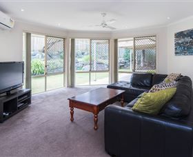 At Theme Park Central Holiday House - Accommodation NSW 2