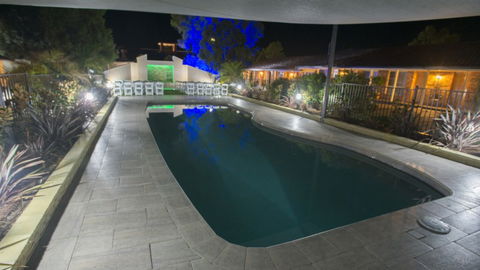 BEST WESTERN PLUS All Settlers Motor Inn - Accommodation NSW 12