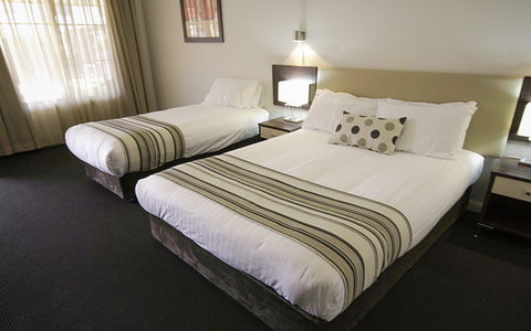 Best Western Plus Charles Sturt Suites And Apartments - Accommodation NSW 4
