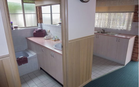 BEST WESTERN Colonial Motor Inn - Accommodation NSW 6