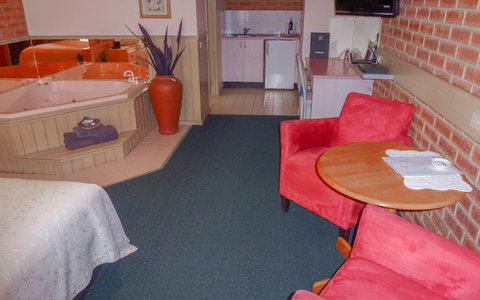 BEST WESTERN Colonial Motor Inn - Accommodation NSW 13