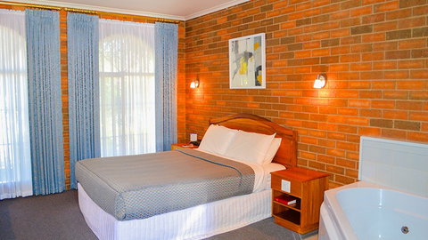 BEST WESTERN Cathedral Motor Inn - Accommodation NSW 2