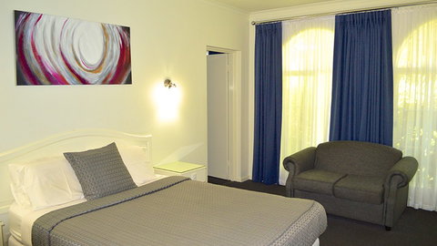 BEST WESTERN Cathedral Motor Inn - Accommodation NSW 4