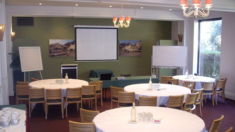 Best Western Plus The Tudor Box Hill - Accommodation NSW 3