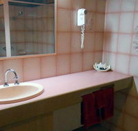 BEST WESTERN Pines Country Club Motor Inn - Accommodation NSW