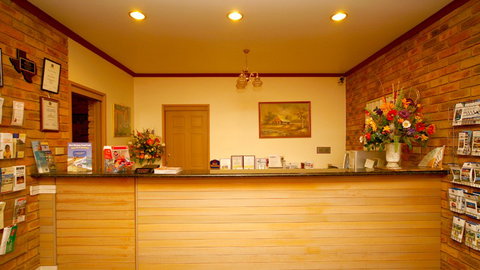 BEST WESTERN Pines Country Club Motor Inn - Accommodation NSW 2