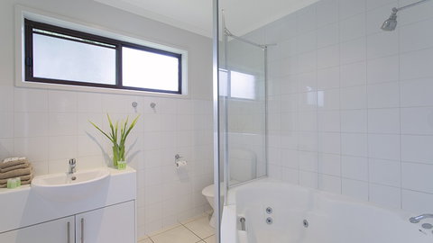 BEST WESTERN Colonial Village Motel - Accommodation NSW 5