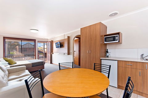 BEST WESTERN Tudor Motor Inn - Accommodation NSW 3