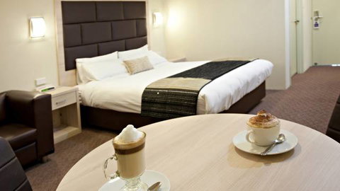 Best Western Plus Garden City Hotel - Accommodation NSW 4