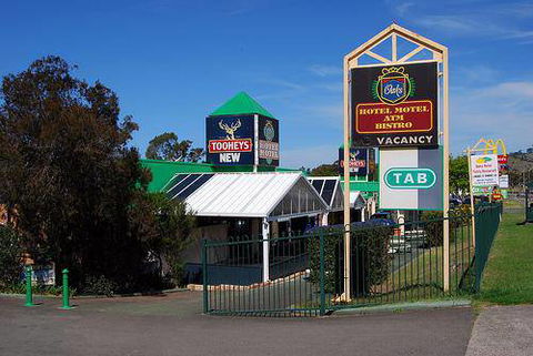 Oaks Hotel Motel - Accommodation NSW 13