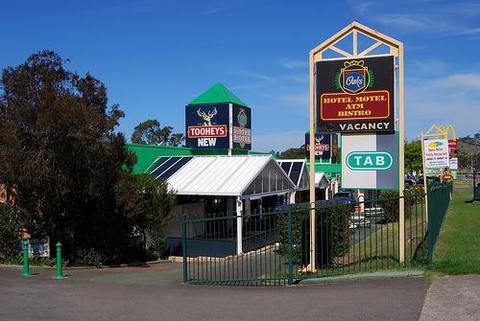 Oaks Hotel Motel - Accommodation NSW 5