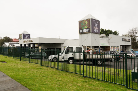 Oaks Hotel Motel - Accommodation NSW 7