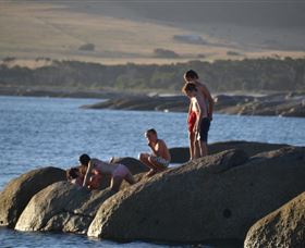 Sawyers Bay Shacks - Accommodation NSW 3
