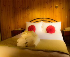 Maydena Country Cabins Accommodation & Alpaca Stud - Accommodation NSW 1
