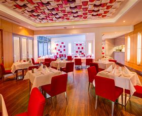Mantra Charles Hotel - Accommodation NSW 2