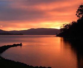 Huon Charm Waterfront Cottage - Accommodation NSW 4