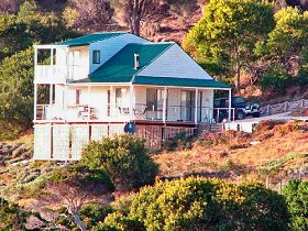 Flinders Island TAS Accommodation NSW