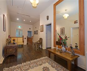 Edinburgh Gallery Bed And Breakfast - Accommodation NSW 0