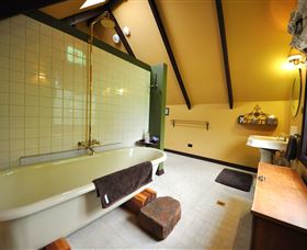 Clear Creek Cottage - Accommodation NSW 3