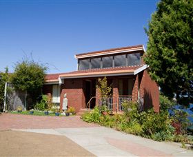 Waterside Accommodation - Derwent Retreat - Accommodation NSW 0