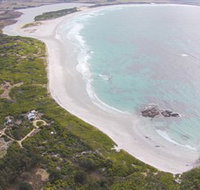 Aurora Beach Cottage - Accommodation NSW