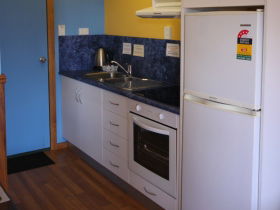 Bicheno's A-Plus Apartments - Accommodation NSW 1
