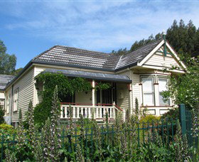 Glenbrook House And Cottage - Accommodation NSW 4