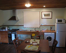 Tin Dragon Trail Cottages - Accommodation NSW 3