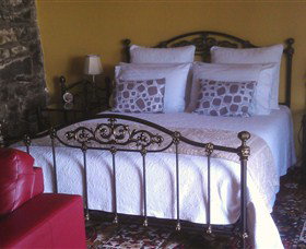 Touchwood Cottages & Craft Gallery & Cafe - Accommodation NSW 2