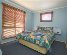 Strahan Bungalows - Accommodation NSW 1