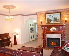 Mount Roland Country Lodge - Accommodation NSW 3