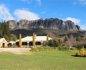Mount Roland Country Lodge - Accommodation NSW 2