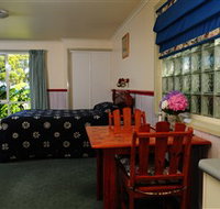 Crays Accommodation - Innes Street - Accommodation NSW