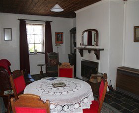 Captain's Cottage Stanley - Accommodation NSW 1