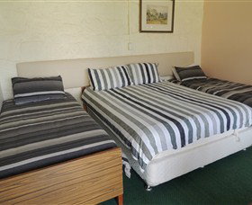 Ross Caravan Park & Heritage Cabins - Accommodation NSW 3