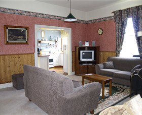 Kenya Cottage - Accommodation NSW 4