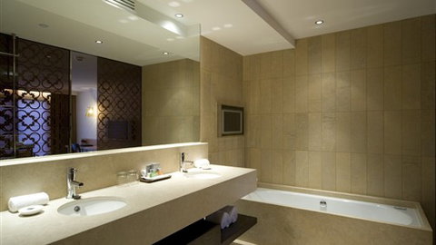 Royce Hotel - Accommodation NSW 4